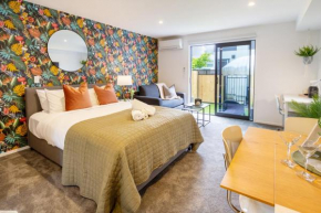 Spacious Ground-Level Studio in Central Location
